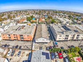 6339 10th Avenue, Los Angeles CA 90043