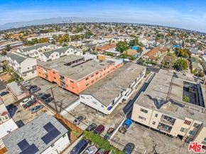 6339 10th Avenue, Los Angeles CA 90043