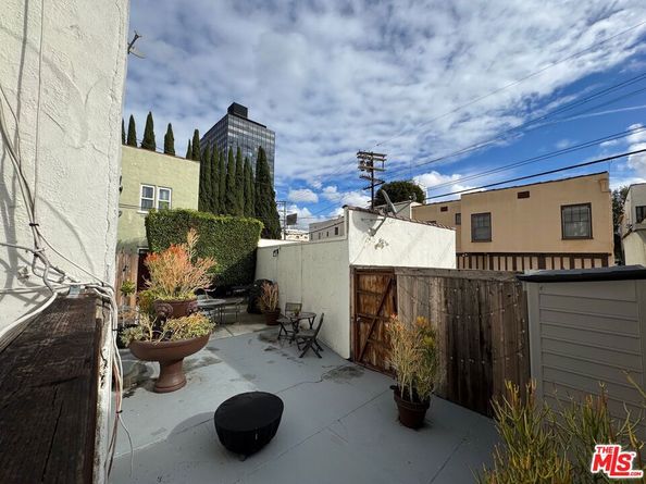 726 S Dunsmuir Avenue, Los Angeles CA 90036