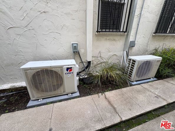 726 S Dunsmuir Avenue, Los Angeles CA 90036