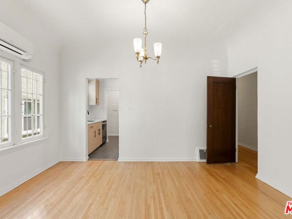 726 S Dunsmuir Avenue, Los Angeles CA 90036