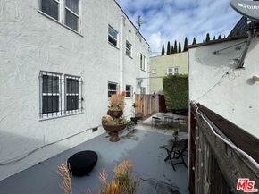 726 S Dunsmuir Avenue, Los Angeles CA 90036