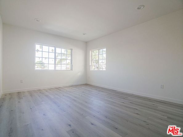 158 N Edgemont Street, Los Angeles CA 90004