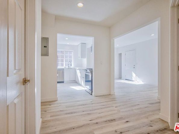 158 N Edgemont Street, Los Angeles CA 90004