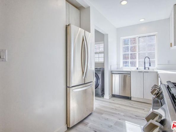 158 N Edgemont Street, Los Angeles CA 90004