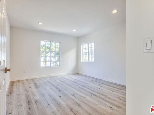 158 N Edgemont Street, Los Angeles CA 90004