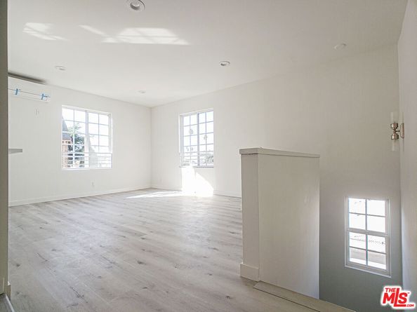 158 N Edgemont Street, Los Angeles CA 90004