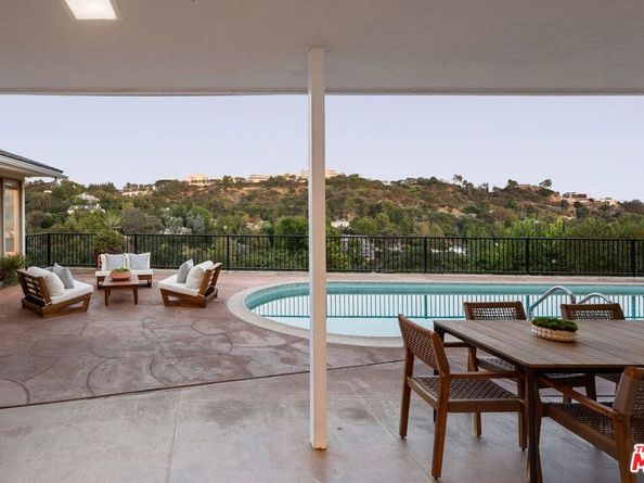 968 Kenfield Avenue, Los Angeles CA 90049