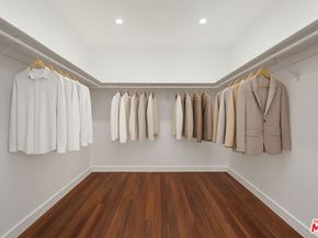 968 Kenfield Avenue, Los Angeles CA 90049