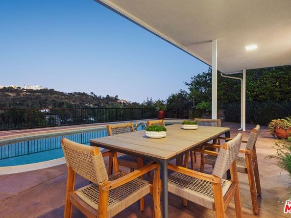 968 Kenfield Avenue, Los Angeles CA 90049