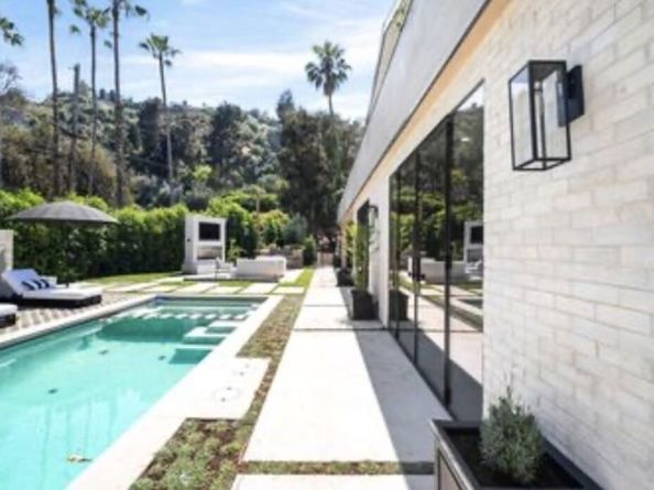 1914 N Laurel Canyon Boulevard, Los Angeles CA 90046