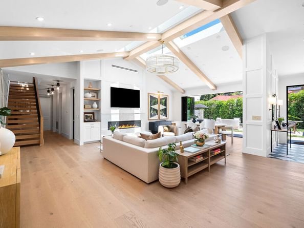 1914 N Laurel Canyon Boulevard, Los Angeles CA 90046