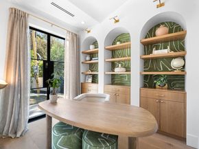 1914 N Laurel Canyon Boulevard, Los Angeles CA 90046