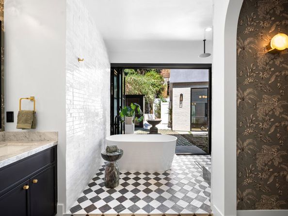 1914 N Laurel Canyon Boulevard, Los Angeles CA 90046