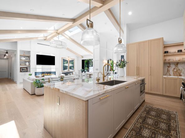 1914 N Laurel Canyon Boulevard, Los Angeles CA 90046