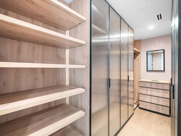 1914 N Laurel Canyon Boulevard, Los Angeles CA 90046