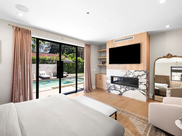 1914 N Laurel Canyon Boulevard, Los Angeles CA 90046