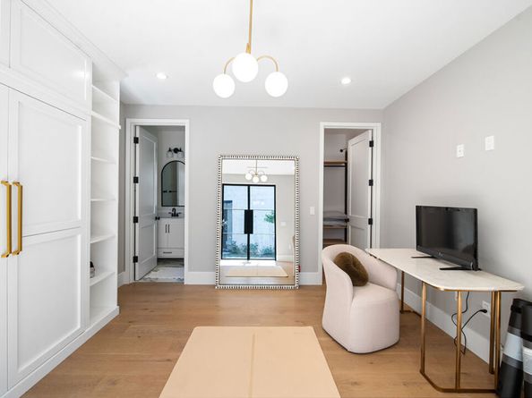 1914 N Laurel Canyon Boulevard, Los Angeles CA 90046