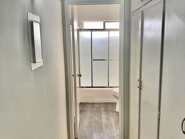 11280 Huston Street, North Hollywood CA 91601