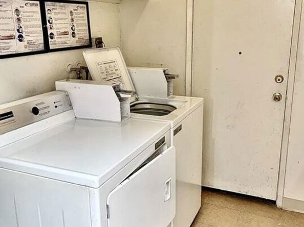 11280 Huston Street, North Hollywood CA 91601