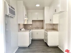 11280 Huston Street, North Hollywood CA 91601