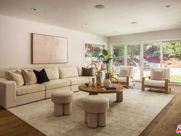 4031 Deerhorn Drive, Sherman Oaks CA 91403