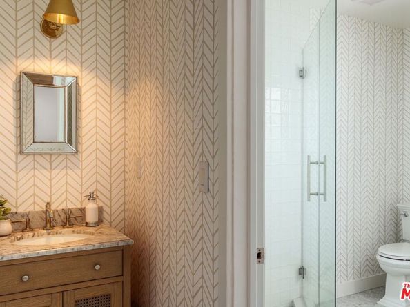 4031 Deerhorn Drive, Sherman Oaks CA 91403