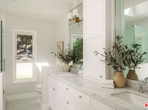 4031 Deerhorn Drive, Sherman Oaks CA 91403