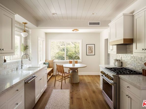 4031 Deerhorn Drive, Sherman Oaks CA 91403