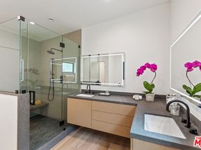 1620 Electric Avenue, Venice CA 90291