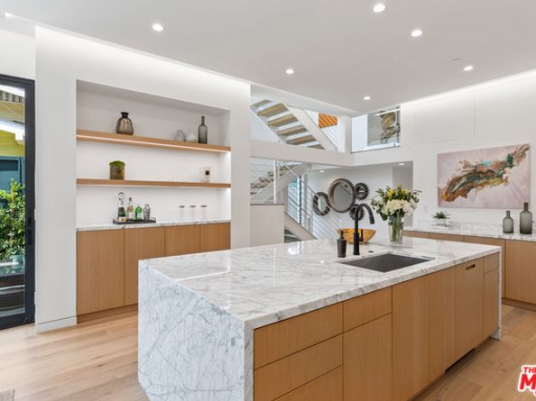 1620 Electric Avenue, Venice CA 90291