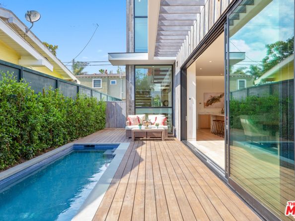 1620 Electric Avenue, Venice CA 90291