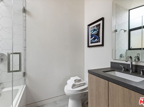 1620 Electric Avenue, Venice CA 90291