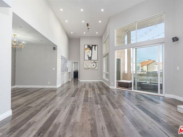 14569 Benefit Street 304, Sherman Oaks CA 91403