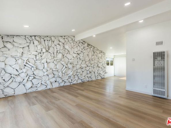 424 Markton Street, Los Angeles CA 90061