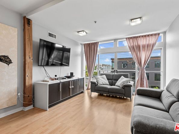 4215 Glencoe Avenue 302, Marina Del Rey CA 90292