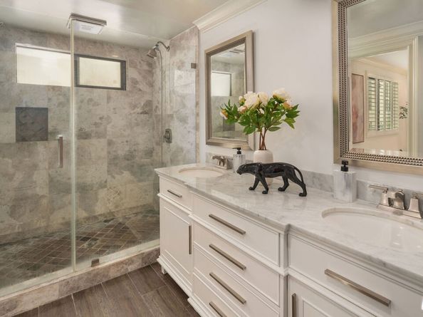 1226 N Kings Road 4, West Hollywood CA 90069