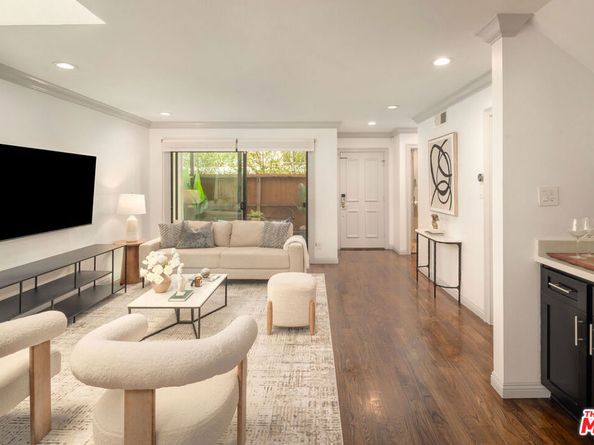 1226 N Kings Road 4, West Hollywood CA 90069