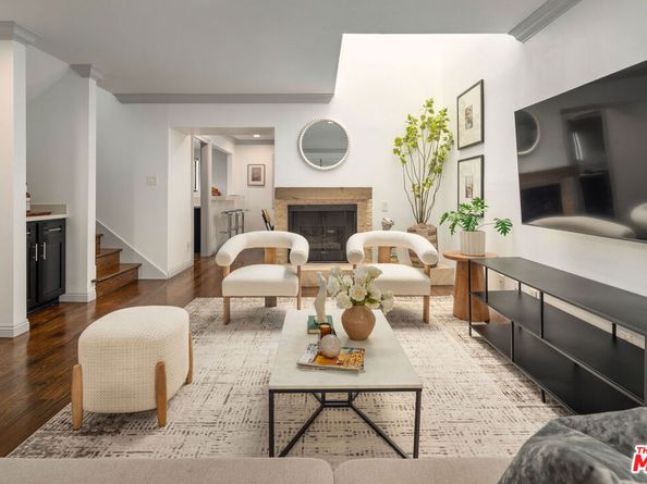 1226 N Kings Road 4, West Hollywood CA 90069