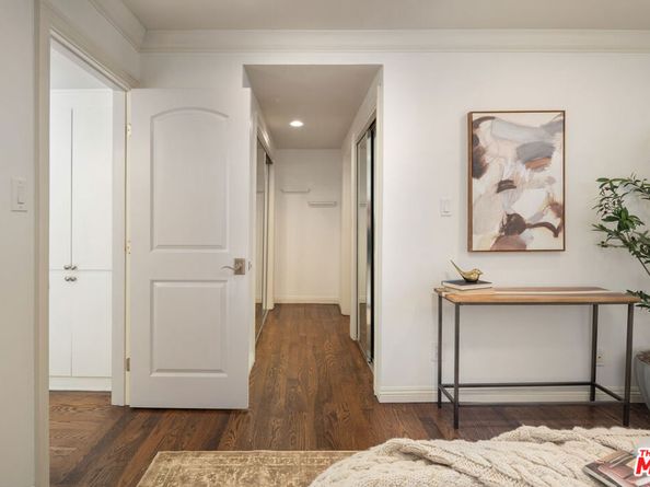 1226 N Kings Road 4, West Hollywood CA 90069