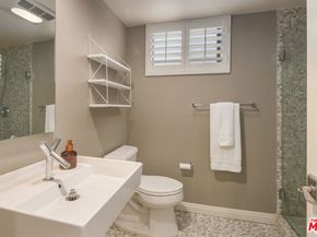 1226 N Kings Road 4, West Hollywood CA 90069