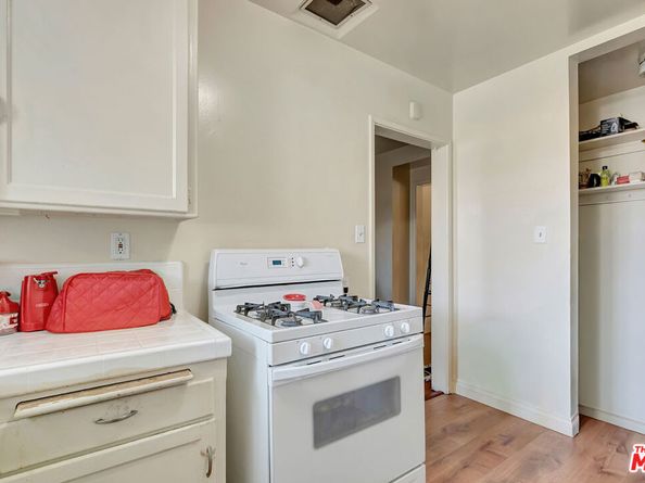 4034 Abourne Road B, Los Angeles CA 90008