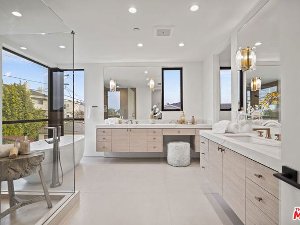 1444 Beverwil Drive, Los Angeles CA 90035