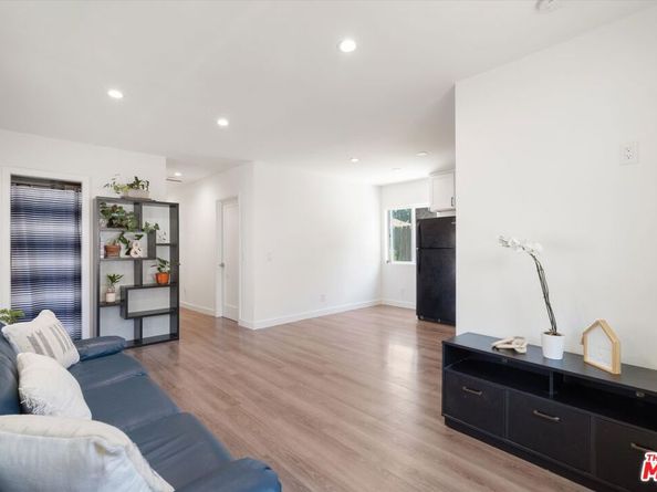 10648 Franlie Drive, Sunland CA 91040