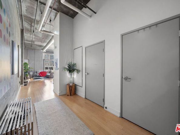 645 W 9th Street 711, Los Angeles CA 90015