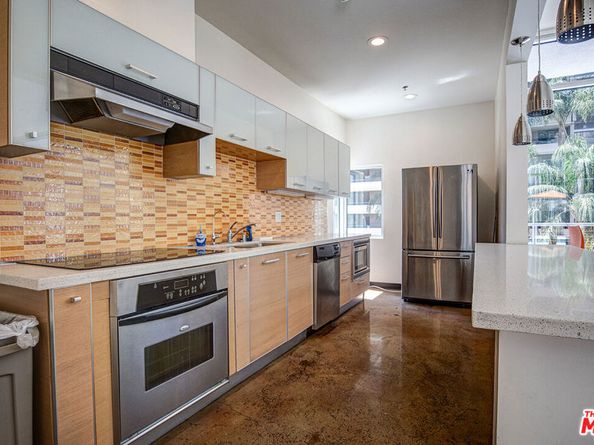 645 W 9th Street 711, Los Angeles CA 90015