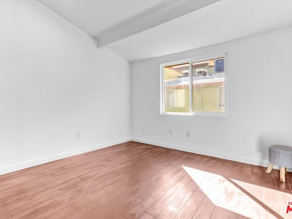 6155 Reseda Boulevard 4, Tarzana CA 91335