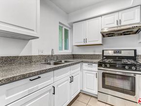 6155 Reseda Boulevard 4, Tarzana CA 91335