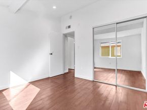 6155 Reseda Boulevard 4, Tarzana CA 91335