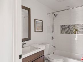 2323 Avon Street, Los Angeles CA 90026